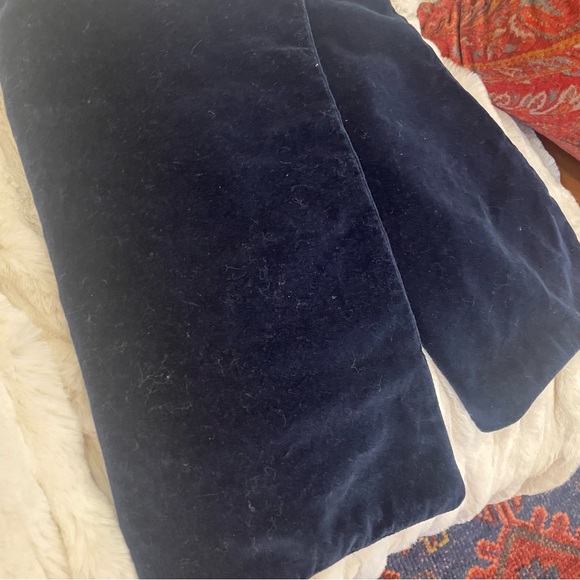 2/ Vevet Pillow Covers
Navy Color - Picture 7 of 7